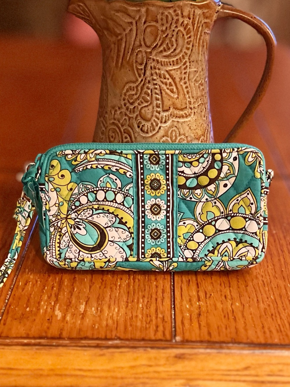 NEW Vera Bradley Wristlet in Peacock